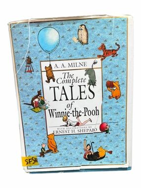 The Complete Tales of Winnie-the-Pooh - Blue Illustrated Hardcover